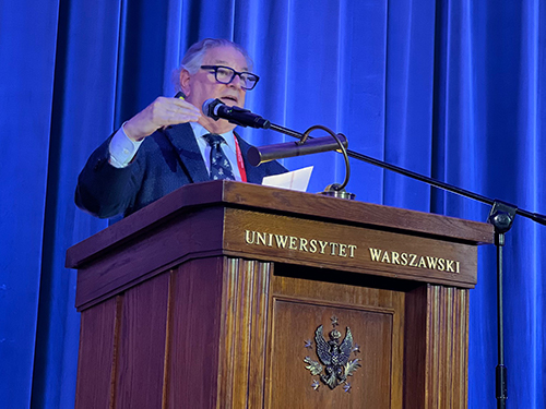 Alan Stahl presents at the International Numismatics Congress held at the University of Warsaw.